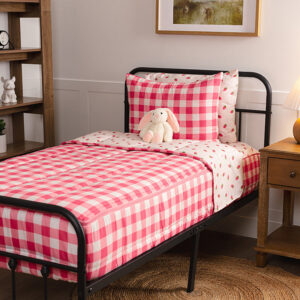 Strawberry Fields Zipper Bedding